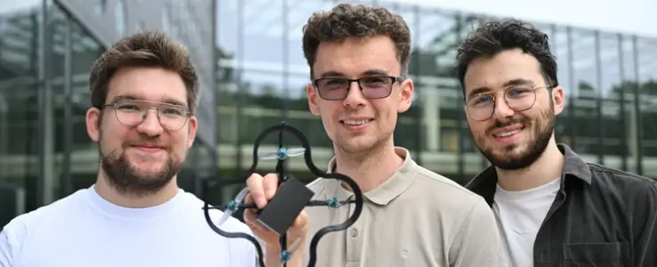 Studenci Politechniki Wrocławskiej chcą wprowadzić edukację dronową do szkół