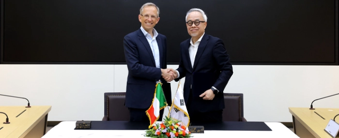 JS-Choi-Ferrari-CEO-Benedetto-Vigna