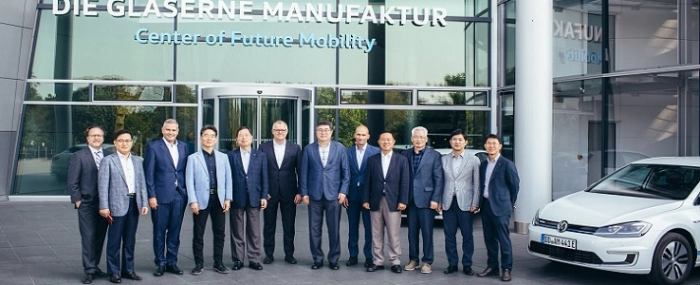 Glaserne-Manufaktur-LG-cooperation