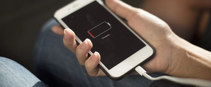 rawpixel-smartphone-charging