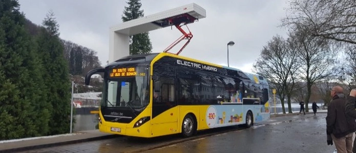 bus-charging700