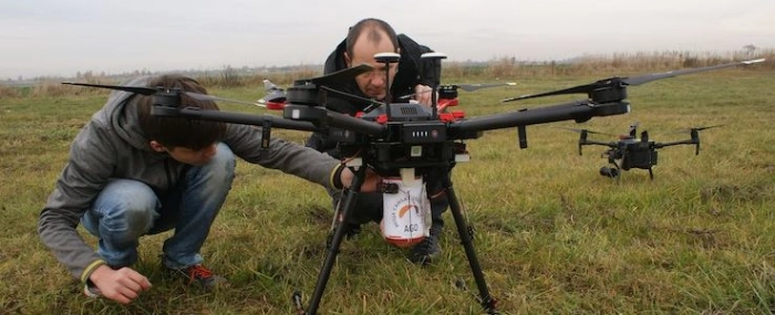 dron-satelite