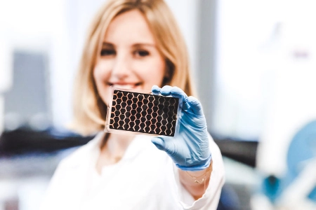 Olga-Malinkiewicz-with-perovskite-solar