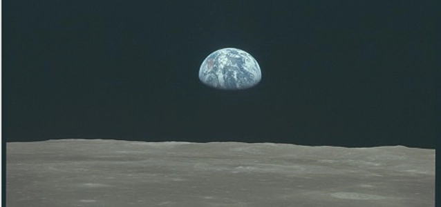 moon_earth-title