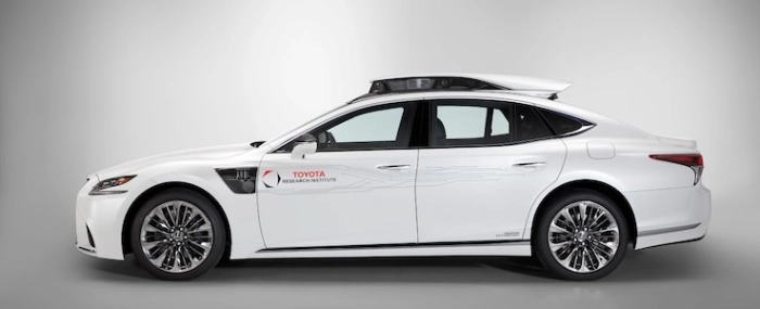 TRI-Woven-car