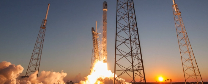 Liftoff-Falcon-9