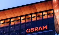 logo-on-building