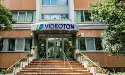 Videoton-entrence