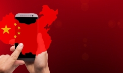 china-flag-phone