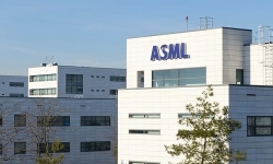 logo-on-building