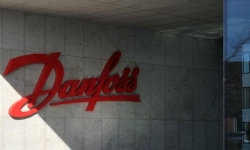 logo-on-building