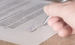 andibreit-contract-signing