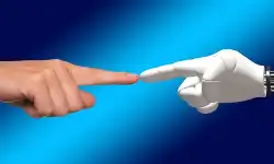 geralt-robot-human-hand