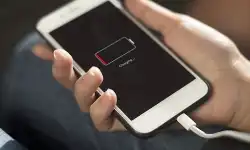 rawpixel-smartphone-charging