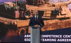 Chwalek_Poznan_Abrams-center