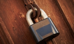 door-with-lock-l