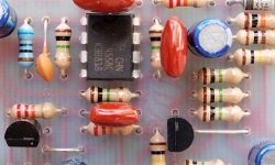 components-on-board-l