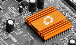 _bulb-on-computer-chip-technology-concept