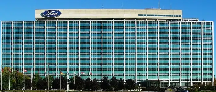 Ford i Geely partnerami produkcji i technologii? Amerykański producent samochodów Ford Motor Company i chiński koncern Geely prowadzą rozmowy na temat ewentualnego partnerstwa w zakresie produkcji i technologii - podała agencja Reutera. Celem rozmów jest obniżenie kosztów rozwoju i produkcji, przy jednocześnym zapewnieniu konkurencyjności w coraz bardziej wymagającym otoczeniu rynkowym.